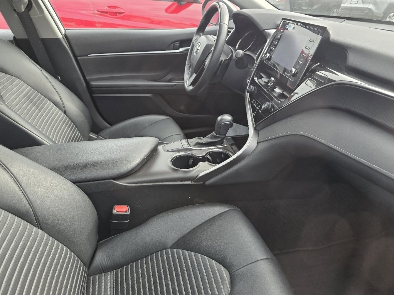Used 2023 Toyota Camry SE w/ Convenience Package FWD image 10