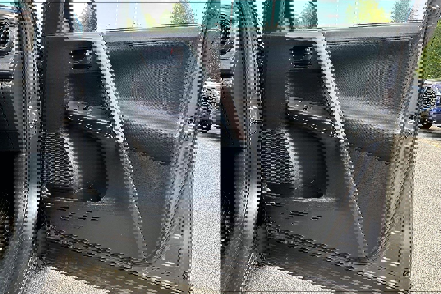 Used 2017 Toyota RAV4 LE w/ Carpet Mat Package AWD/4WD image 19