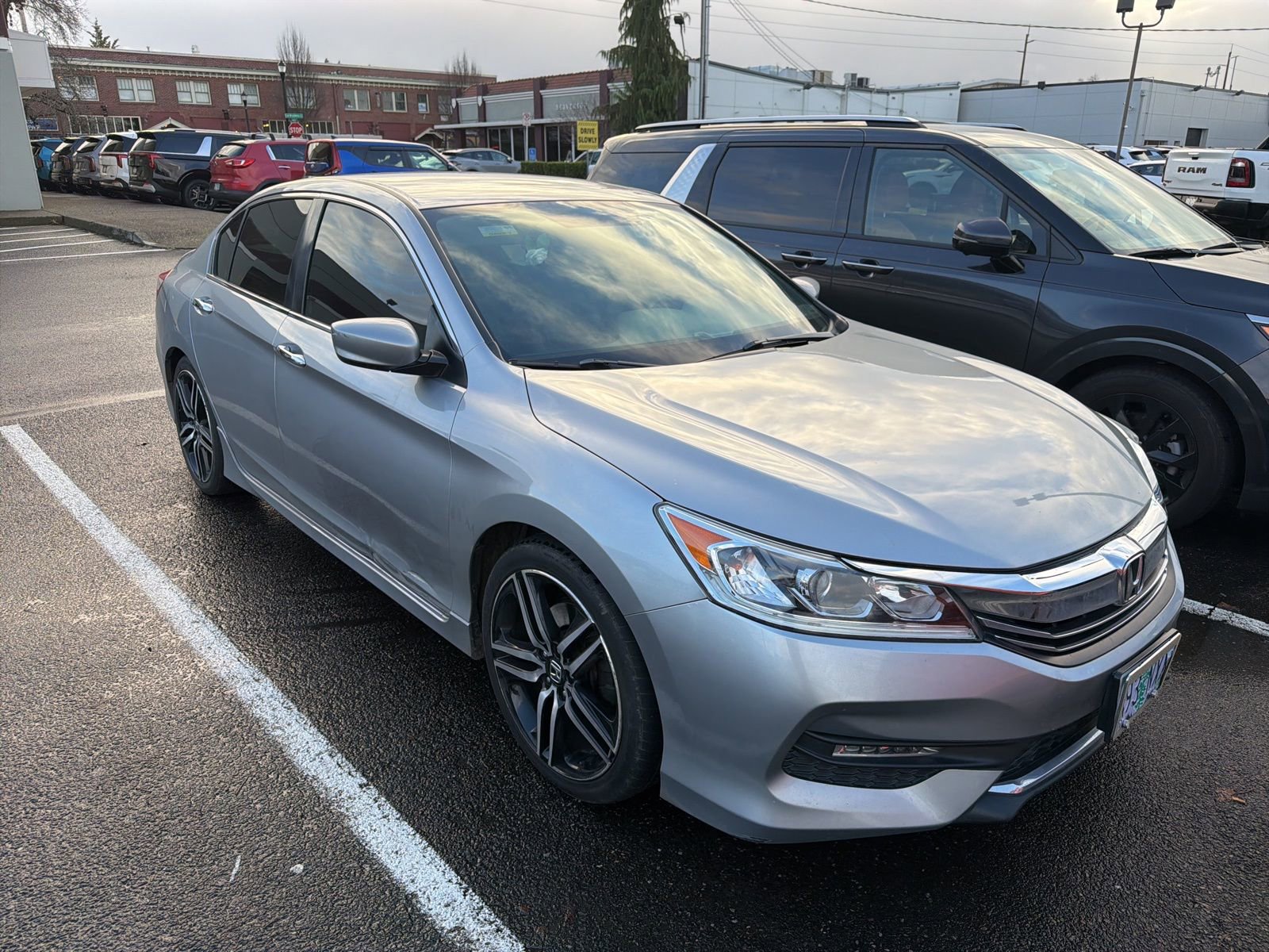 Used 2017 Honda Accord Sport image 3