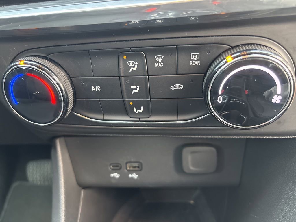 Used 2024 Buick Encore GX Preferred image 29