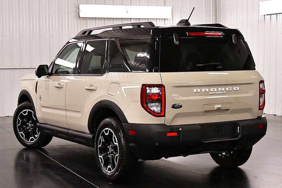 Used 2025 Ford Bronco Sport Outer Banks w/ Outer Banks Tech Package+ AWD/4WD image 5