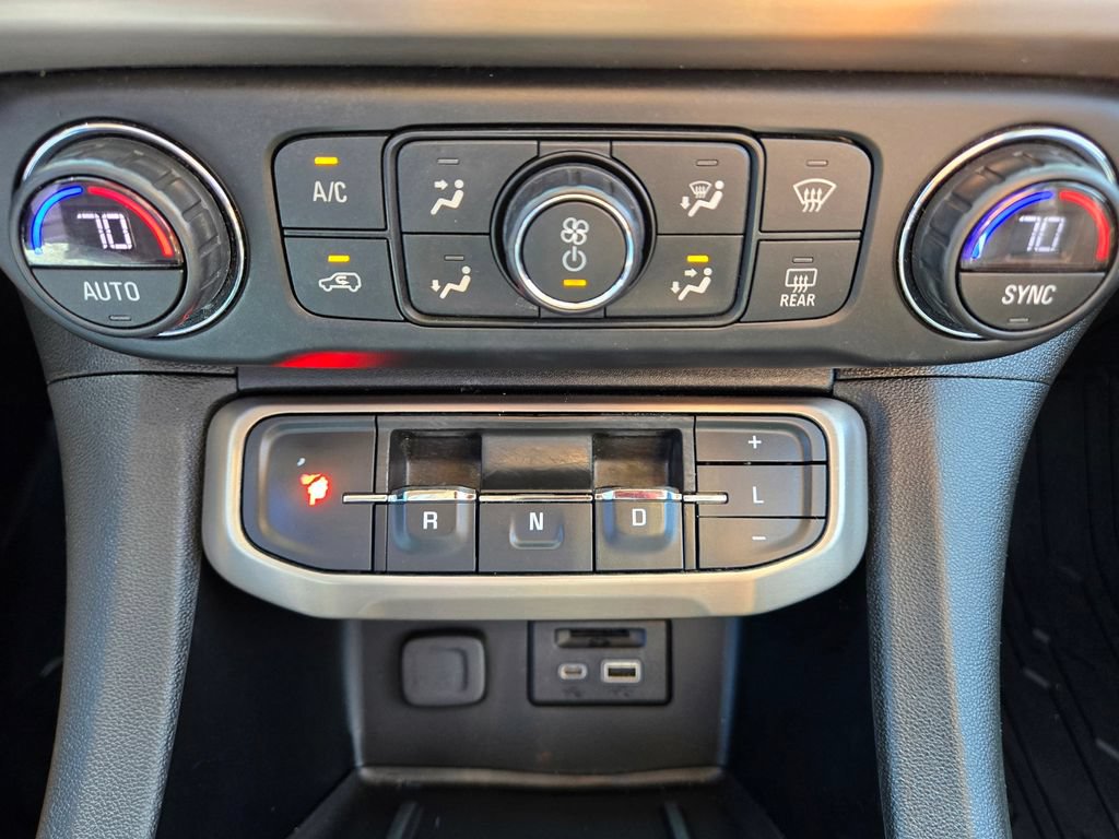 Used 2020 GMC Acadia Denali w/ Technology Package FWD image 39