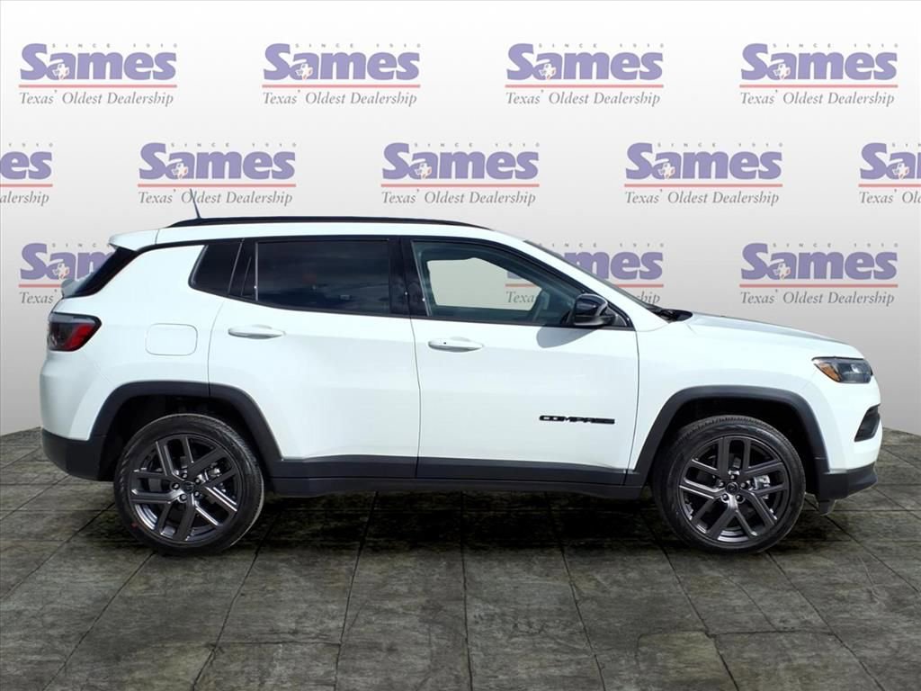 New 2026 Jeep Compass Latitude image 4
