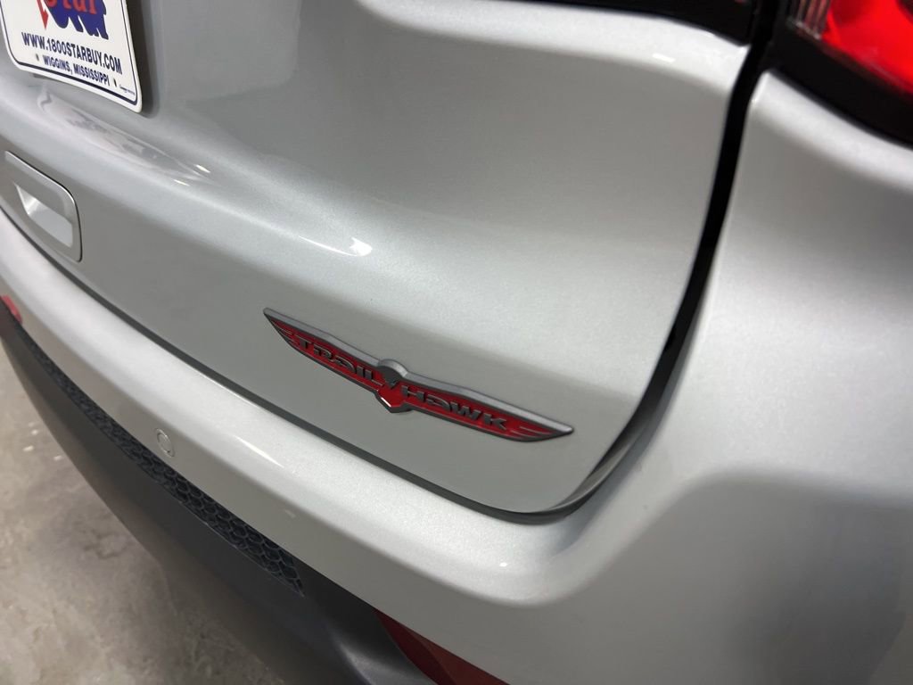 Used 2025 Jeep Compass Trailhawk image 17