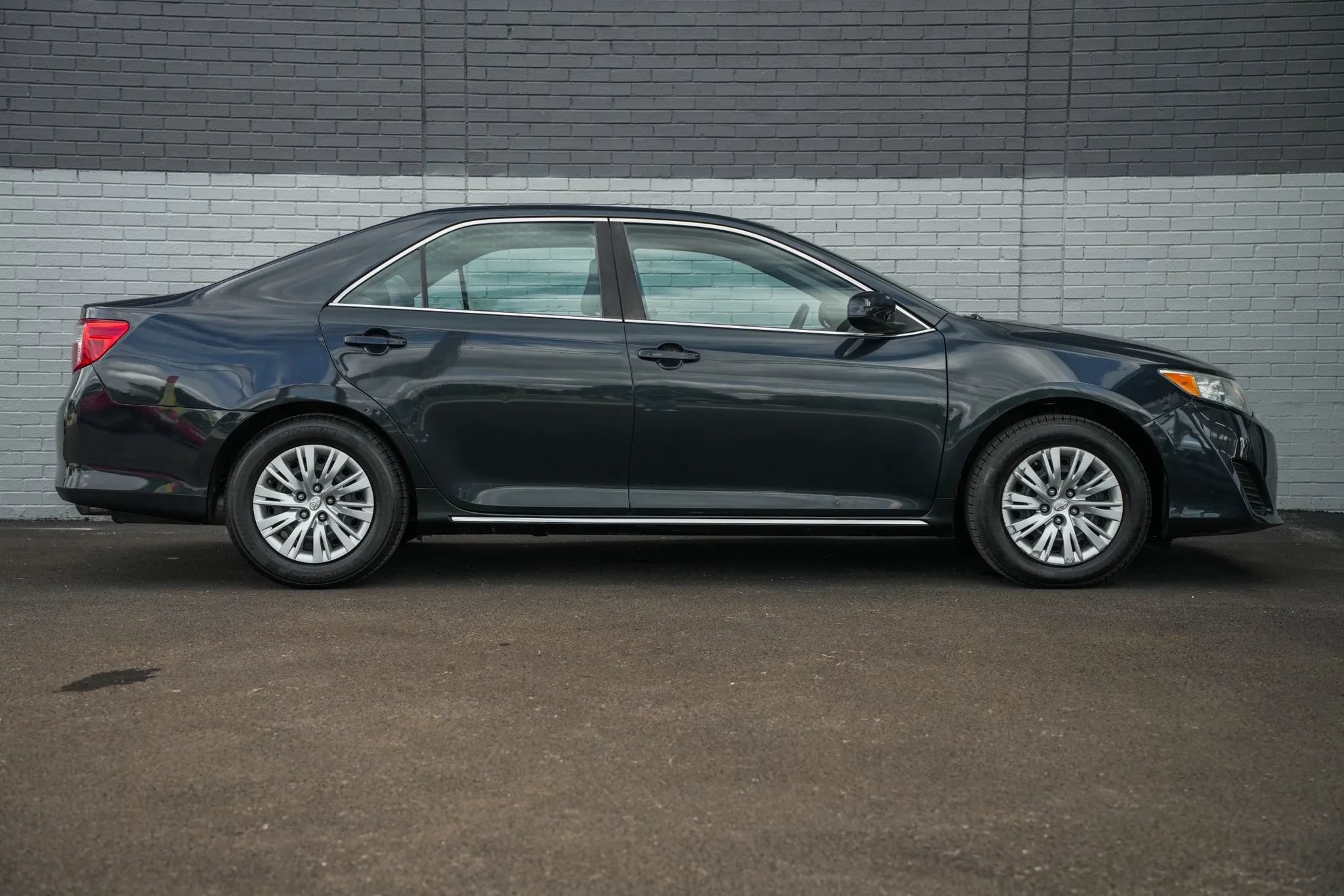 Used 2014 Toyota Camry LE FWD image 4