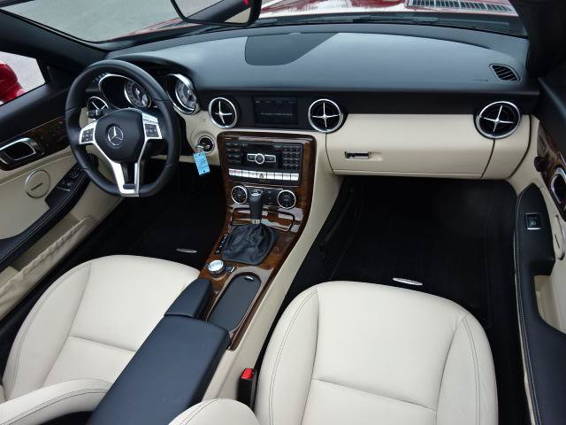 Used 2015 Mercedes-Benz SLK 250 image 16