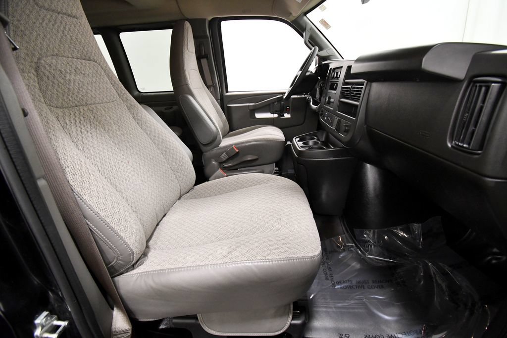 Used 2025 Chevrolet Express 3500 LS RWD image 15