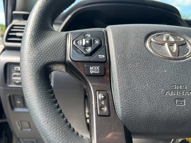 Used 2018 Toyota 4Runner TRD Off-Road AWD/4WD image 25
