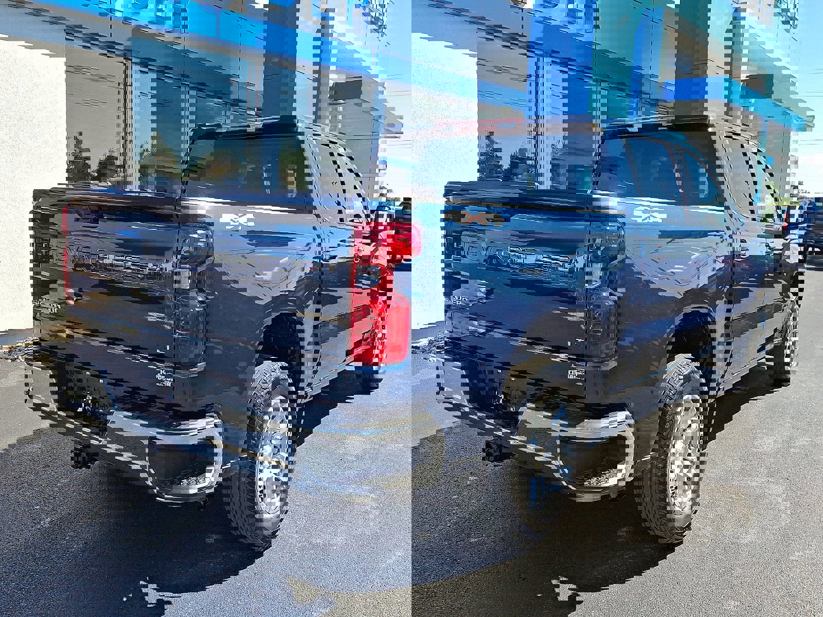 Used 2022 Chevrolet Silverado 1500 LT image 6