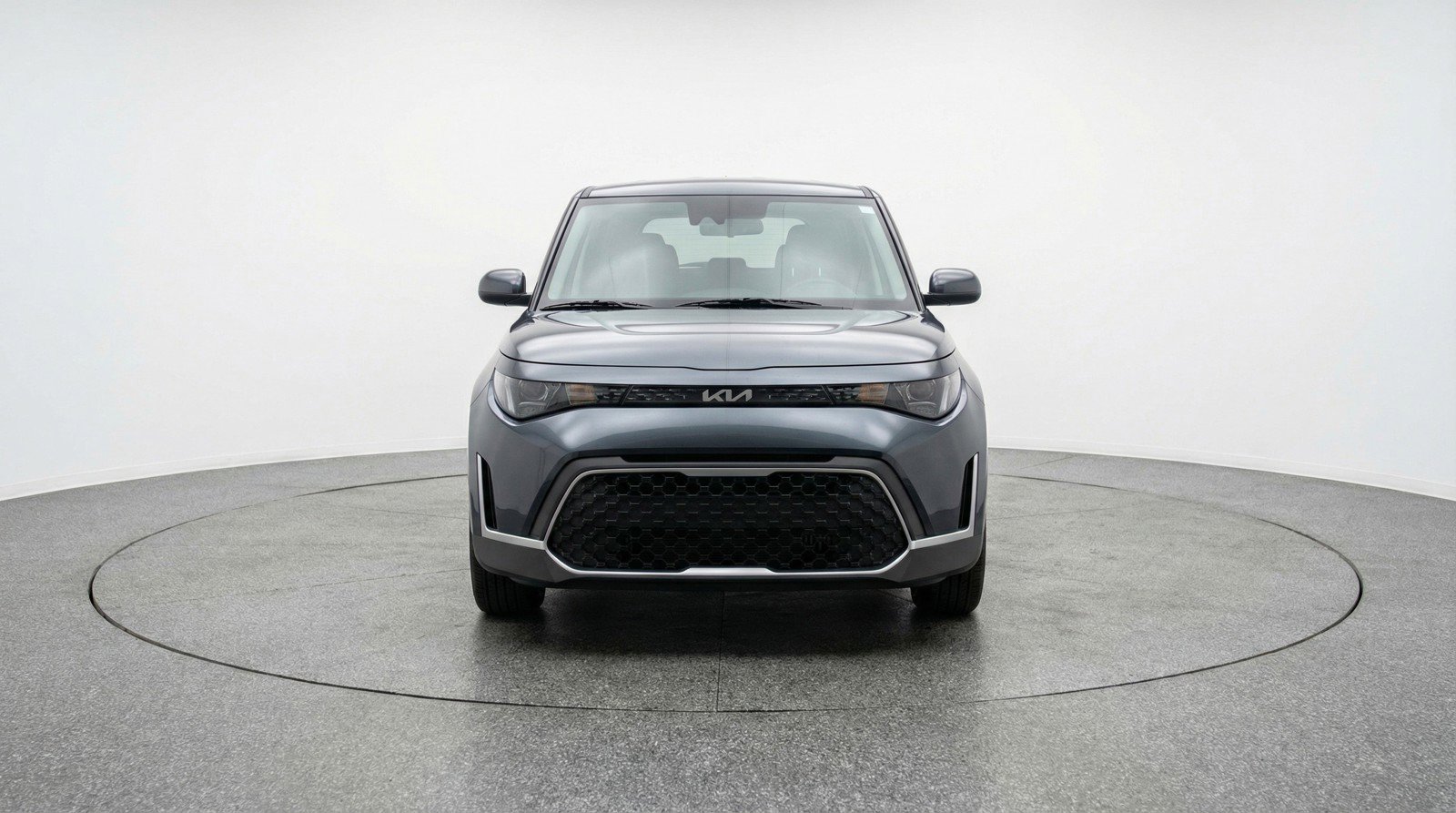 Used 2025 Kia Soul LX w/ LX Technology Package FWD image 2