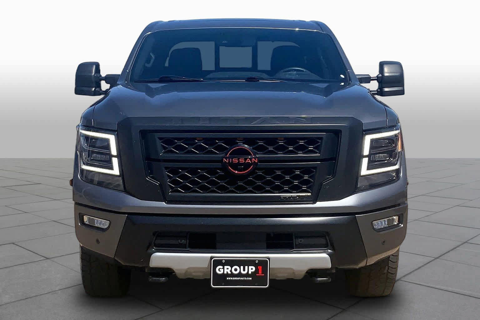 Used 2024 Nissan Titan PRO-4X w/ Pro-4x Convenience Package AWD/4WD image 4
