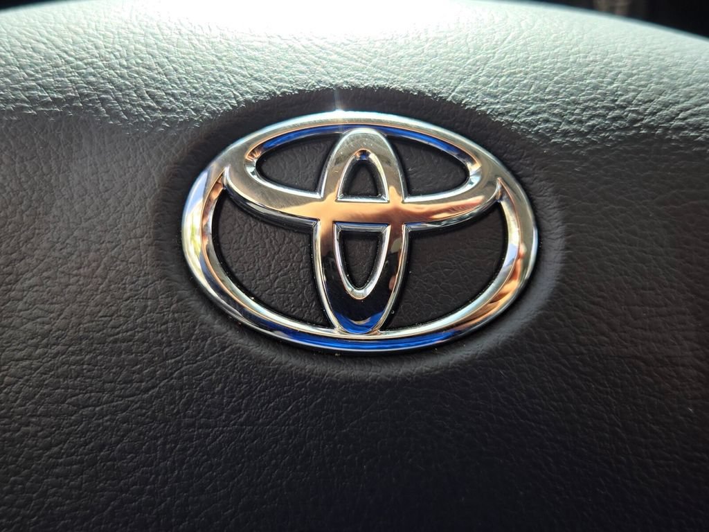 Used 2023 Toyota Tacoma SR AWD/4WD image 18