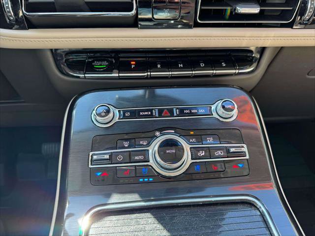 Used 2022 Lincoln Nautilus Reserve AWD/4WD image 32