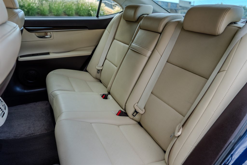 Used 2018 Lexus ES 350 w/ Premier Package FWD image 29