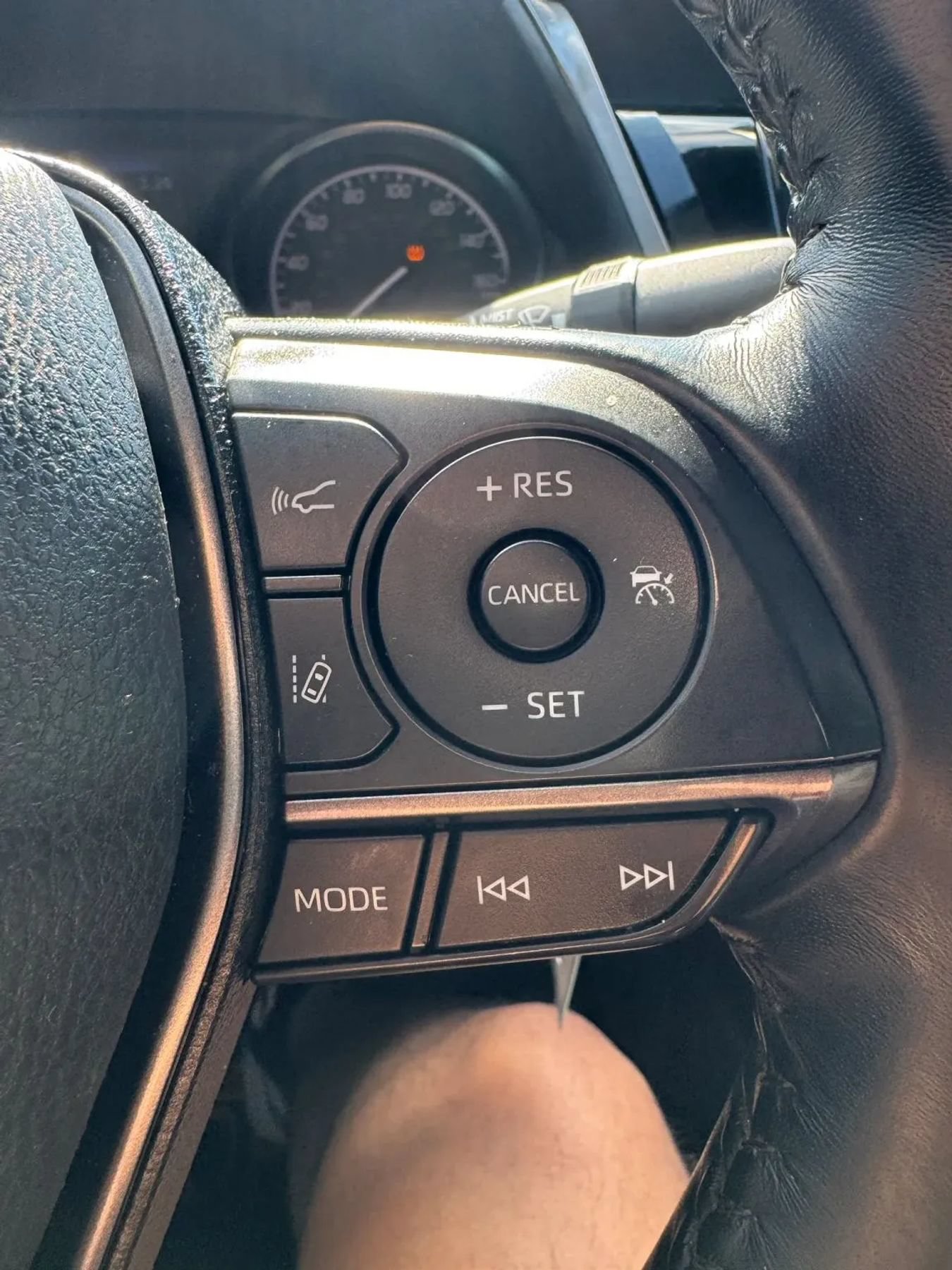 Used 2021 Toyota Camry SE FWD image 13