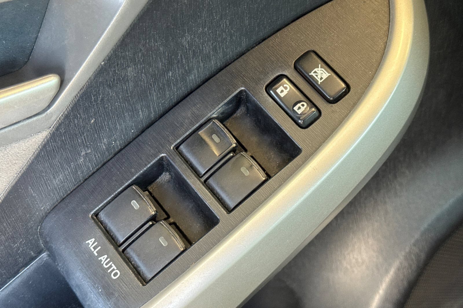 Used 2015 Toyota Prius Two FWD image 13