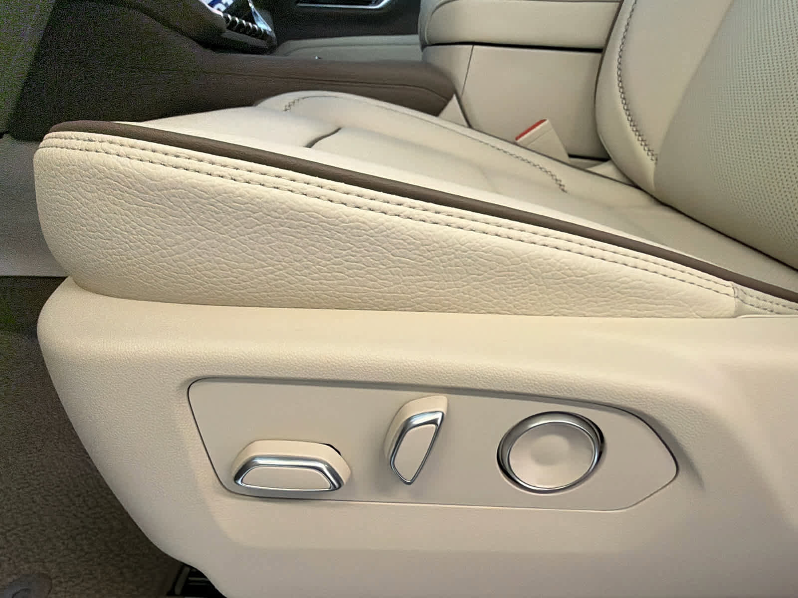 New 2026 GMC Yukon Denali w/ Denali Reserve Package AWD/4WD image 19