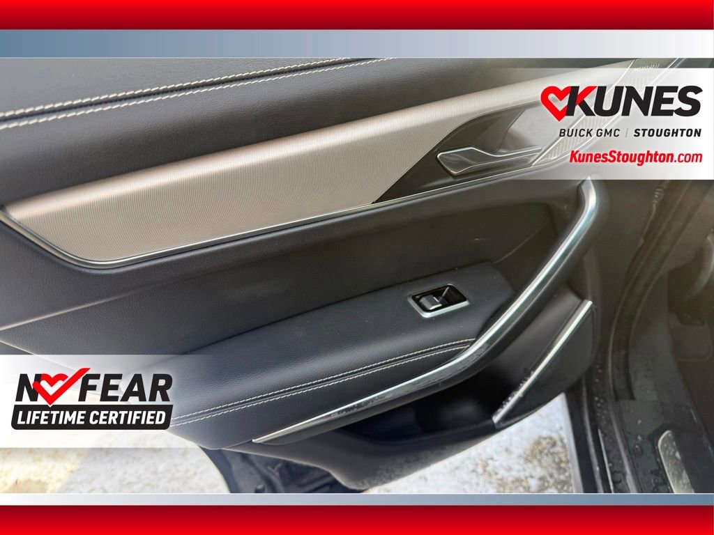 Used 2024 Jaguar F-PACE R-Dynamic S image 23