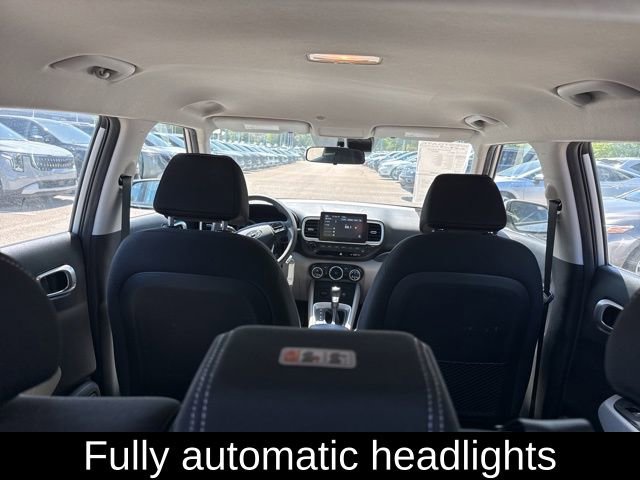 Used 2020 Hyundai Venue SEL image 13