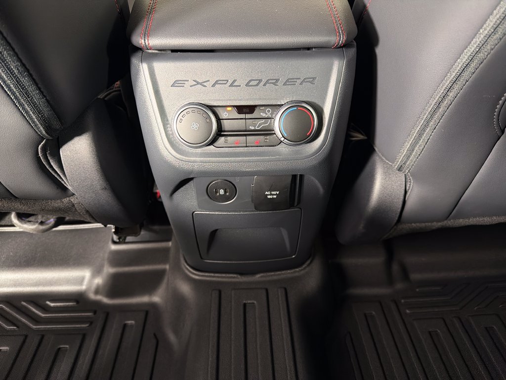 Used 2025 Ford Explorer ST-Line w/ Premium Package AWD/4WD image 17