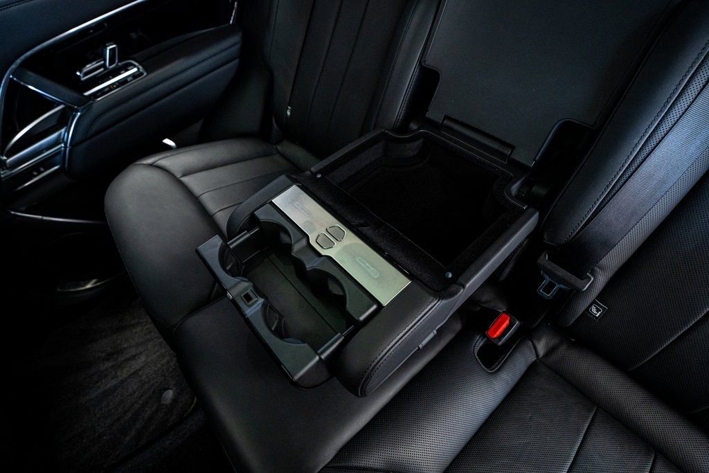 Used 2022 Land Rover Range Rover SE image 54