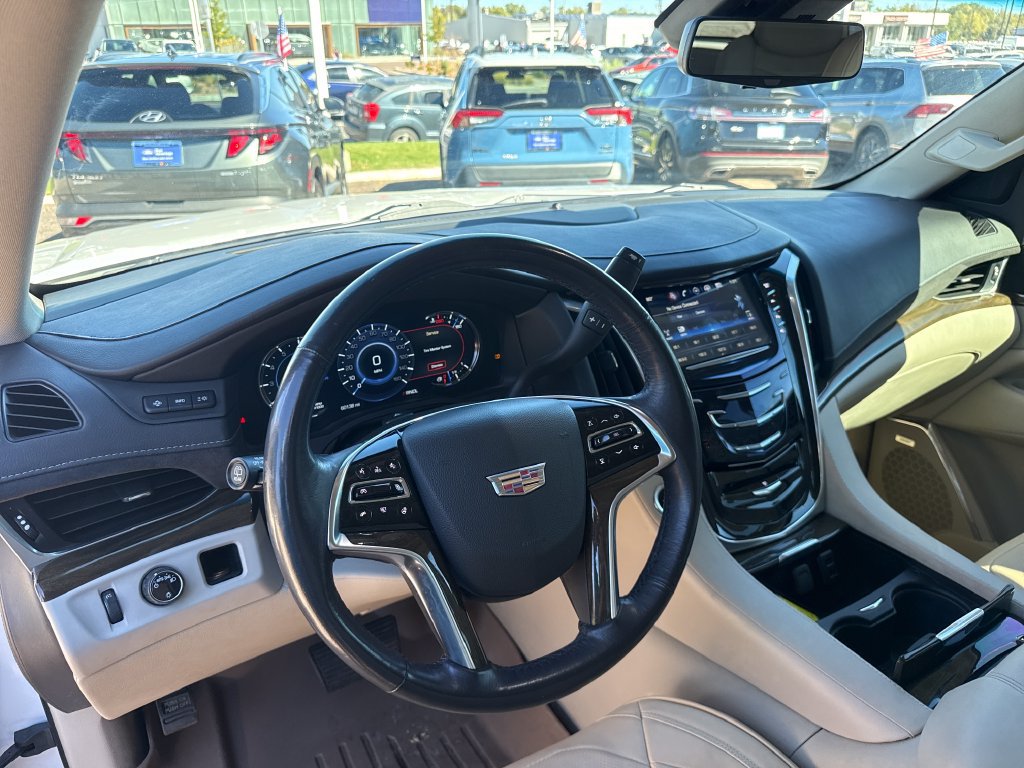 Used 2019 Cadillac Escalade Luxury RWD image 14