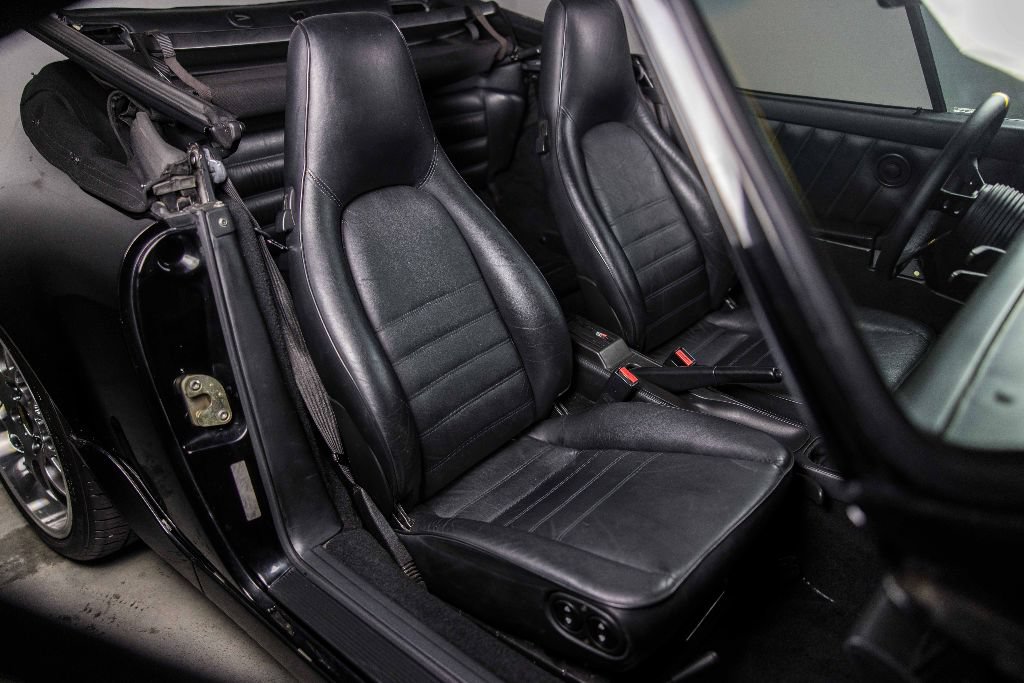 Used 1991 Porsche 911 Carrera RWD image 15