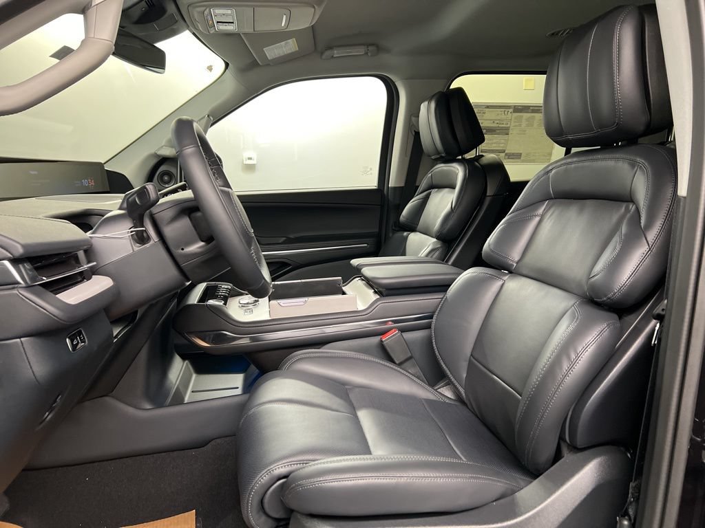 Used 2026 Lincoln Navigator L Premier AWD/4WD image 27