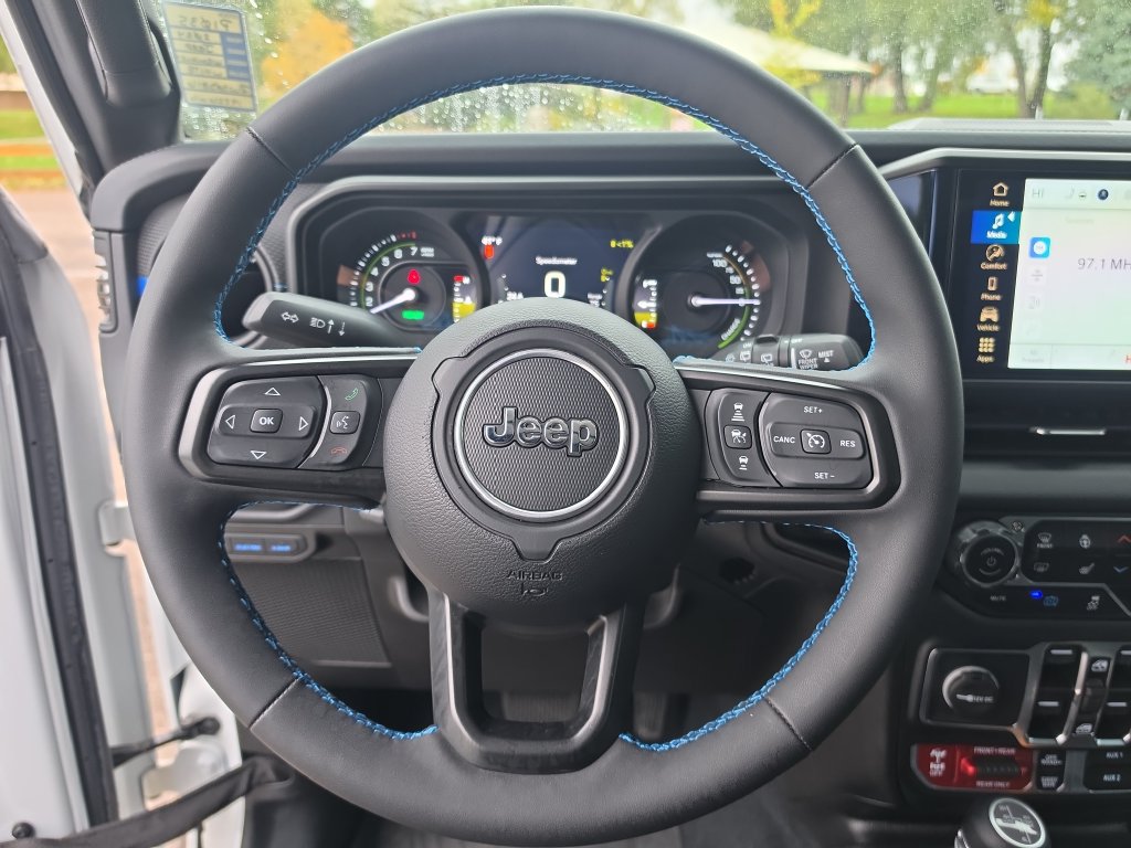 Used 2024 Jeep Wrangler Unlimited Rubicon 4xe w/ Convenience Group AWD/4WD image 16