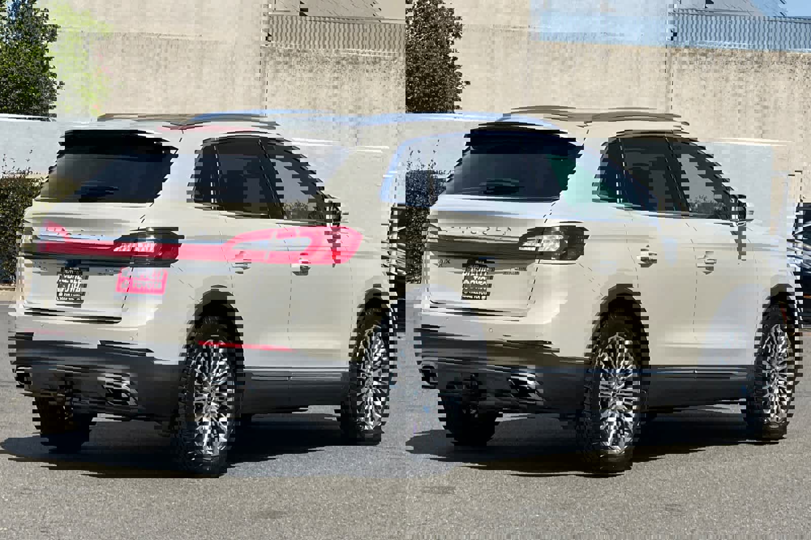 Used 2016 Lincoln MKX Reserve image 2