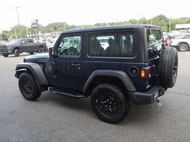Used 2025 Jeep Wrangler Sport image 7