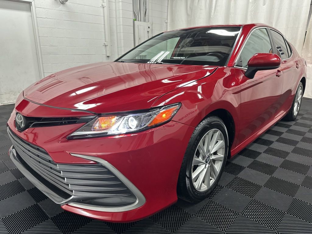 Used 2023 Toyota Camry LE AWD/4WD image 4