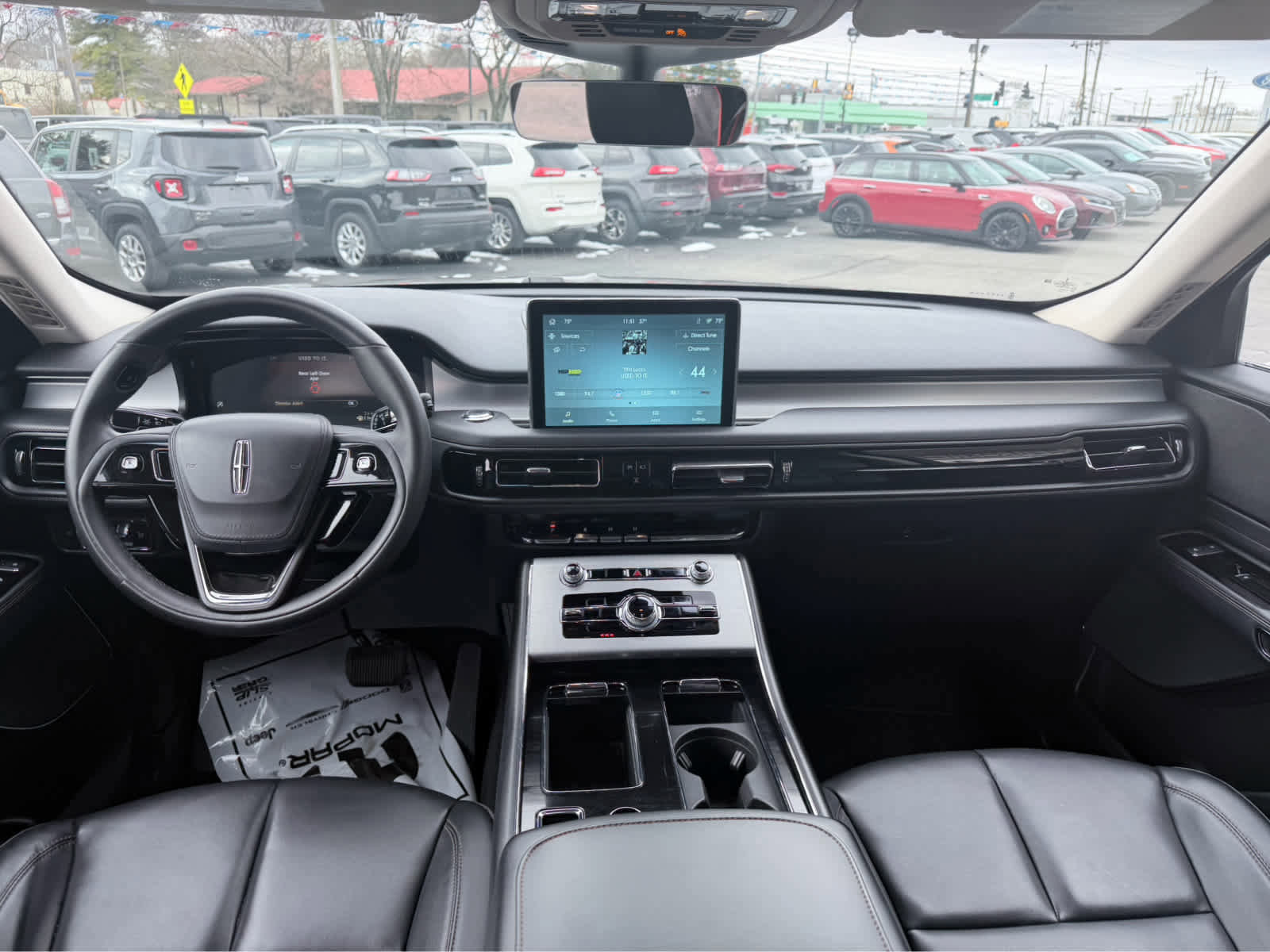 Used 2023 Lincoln Aviator AWD image 16