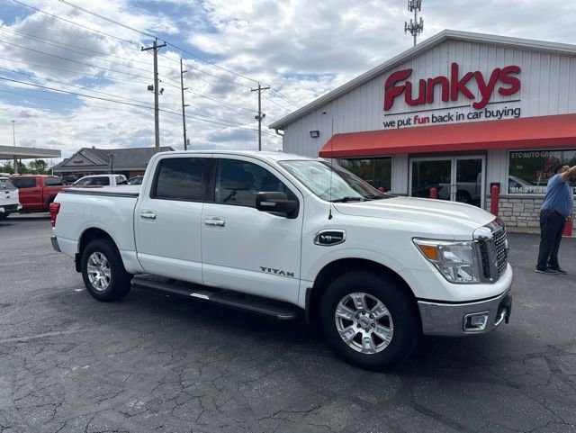 Used 2017 Nissan Titan SV AWD/4WD image 1