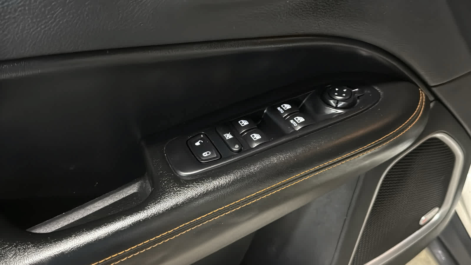 Used 2018 Jeep Compass Limited w/ Navigation Group AWD/4WD image 24