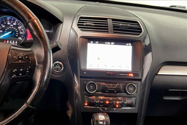 Used 2018 Ford Explorer XLT w/ Equipment Group 202A image 6