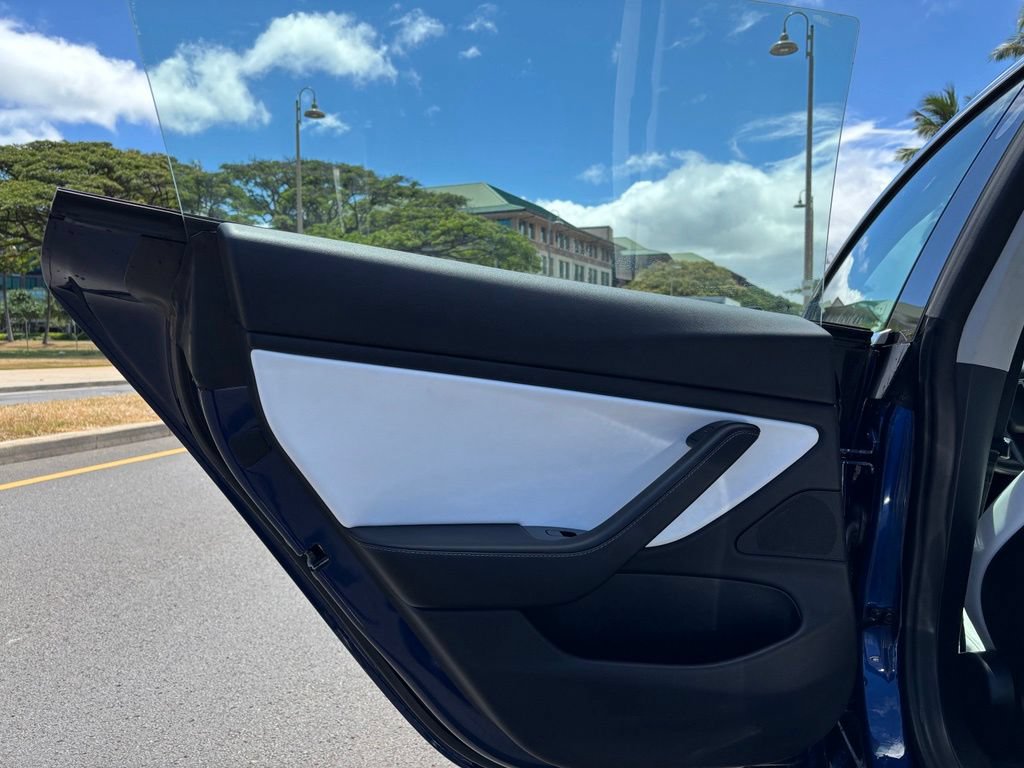 Used 2018 Tesla Model 3 Mid Range RWD image 16