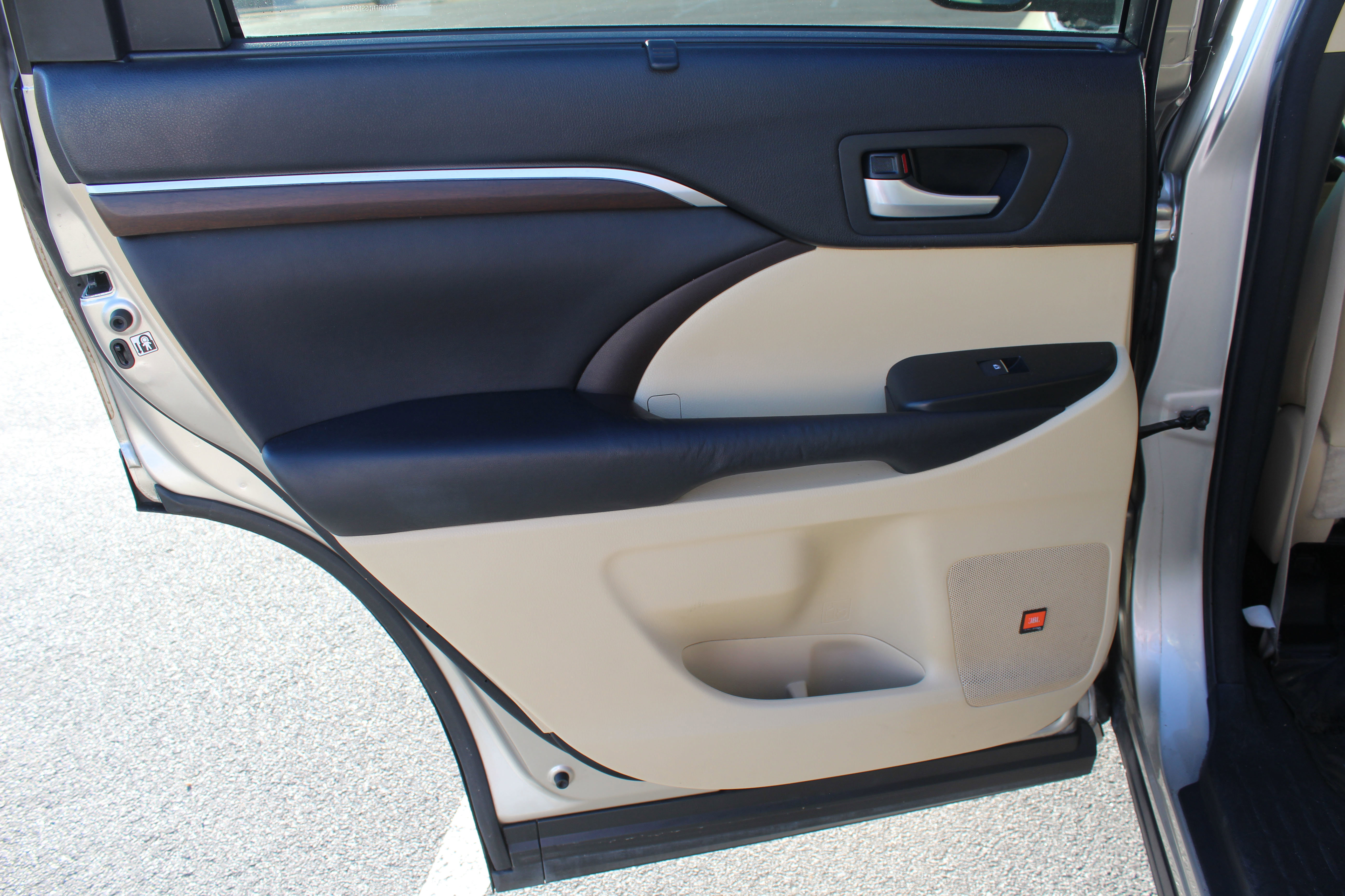 Used 2016 Toyota Highlander Limited image 45