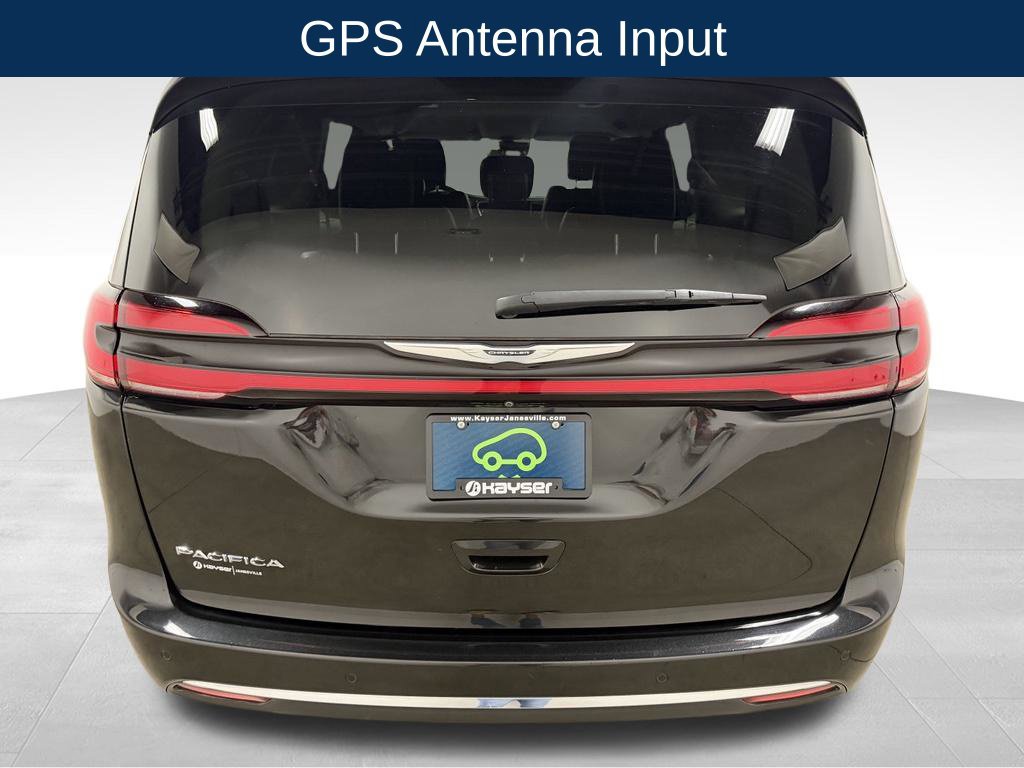 Used 2022 Chrysler Pacifica Touring-L w/ Uconnect Theater Family Group FWD image 7