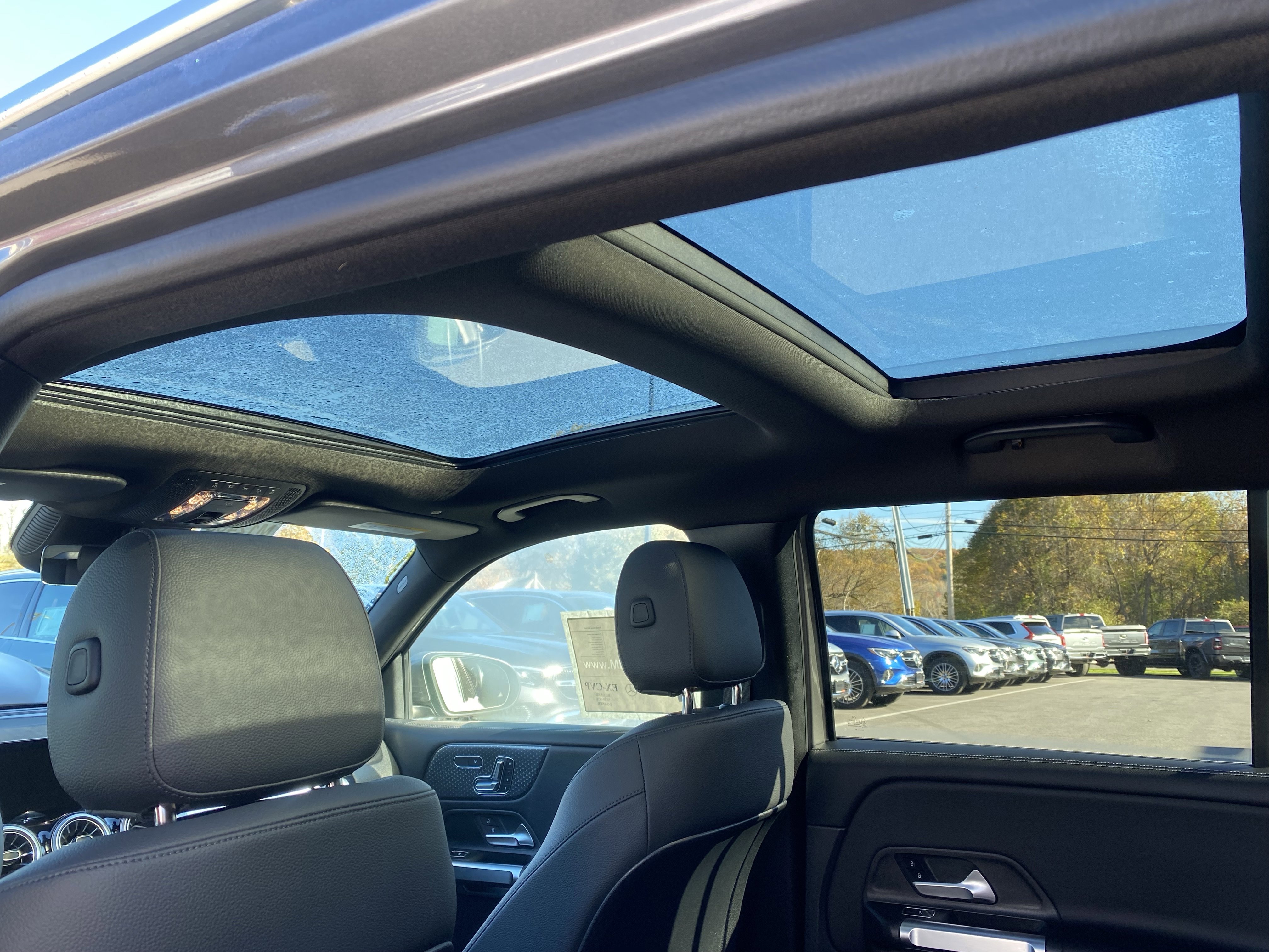 Used 2025 Mercedes-Benz GLB 250 4MATIC image 25