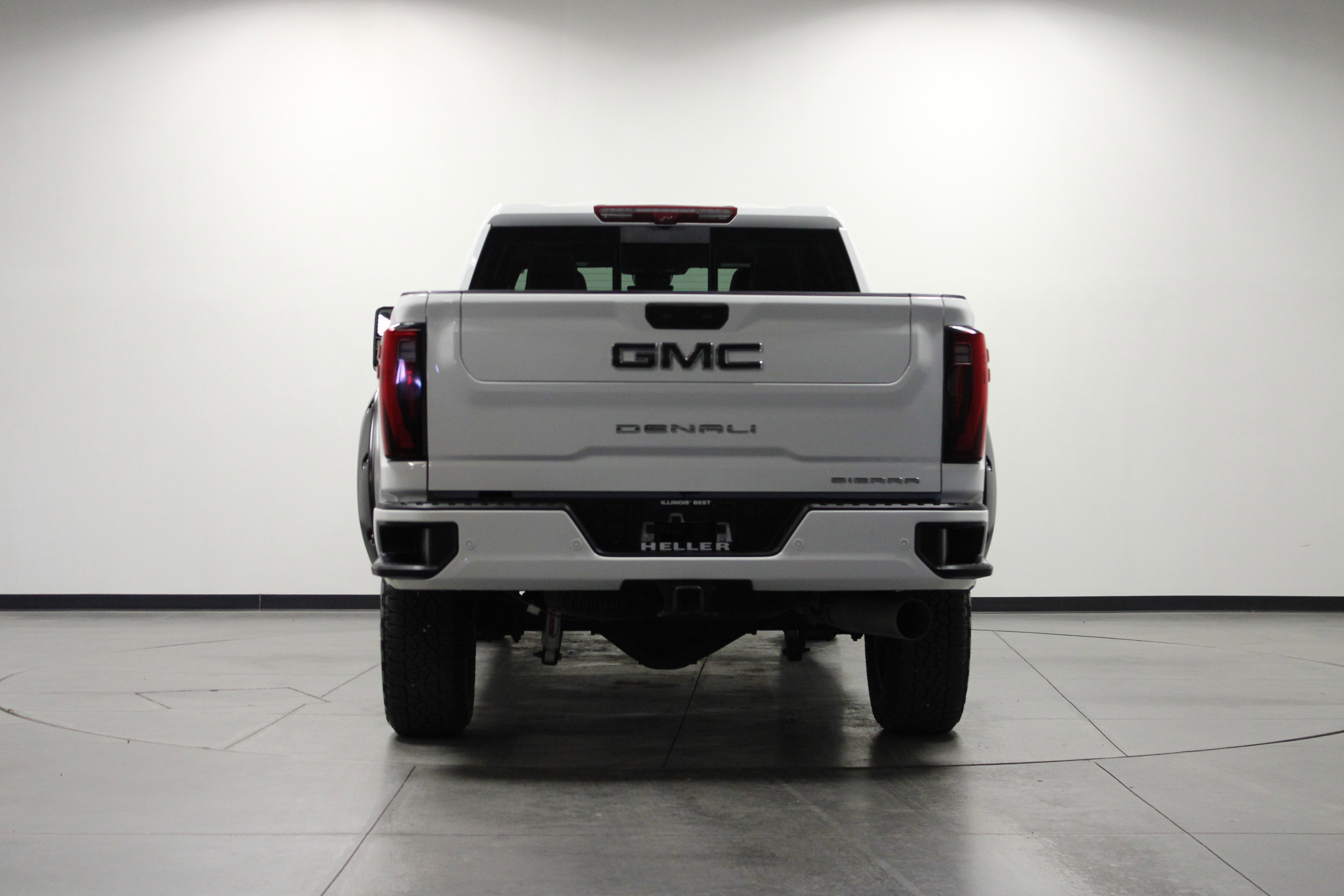 Used 2024 GMC Sierra 2500 Denali Ultimate image 5
