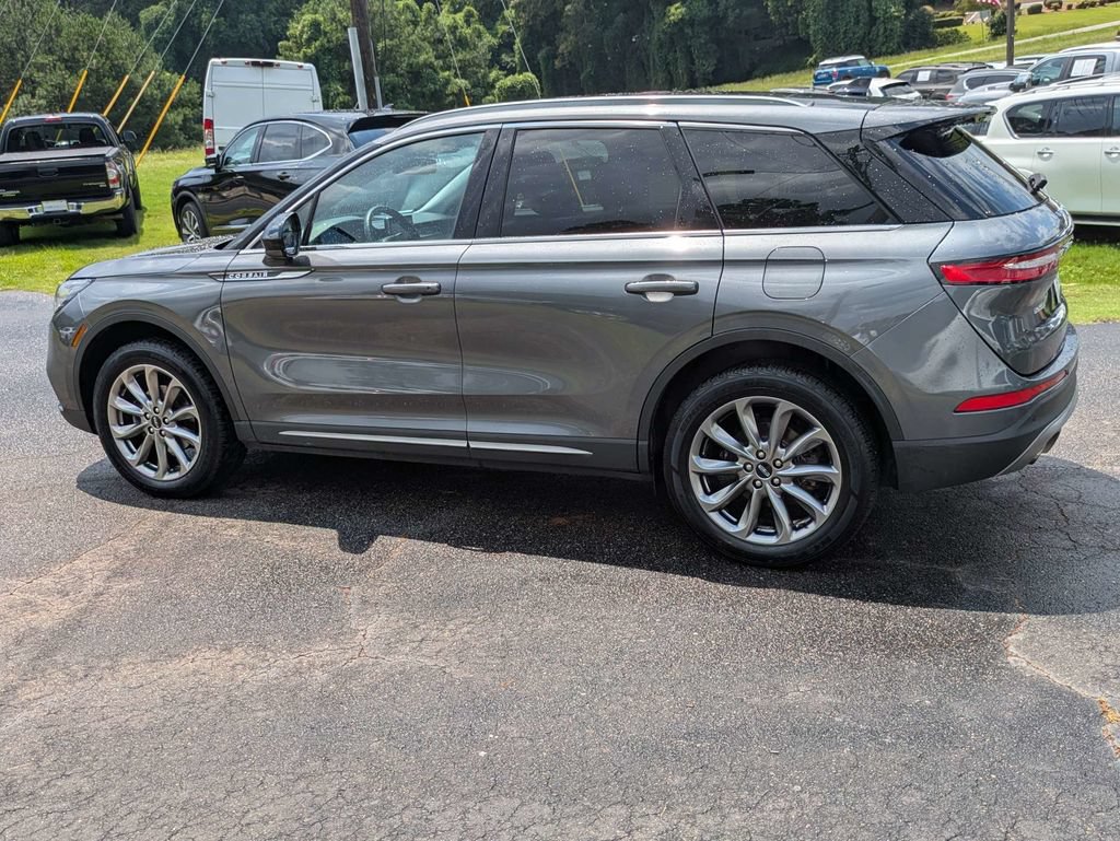 Used 2022 Lincoln Corsair AWD w/ Premium Package image 4