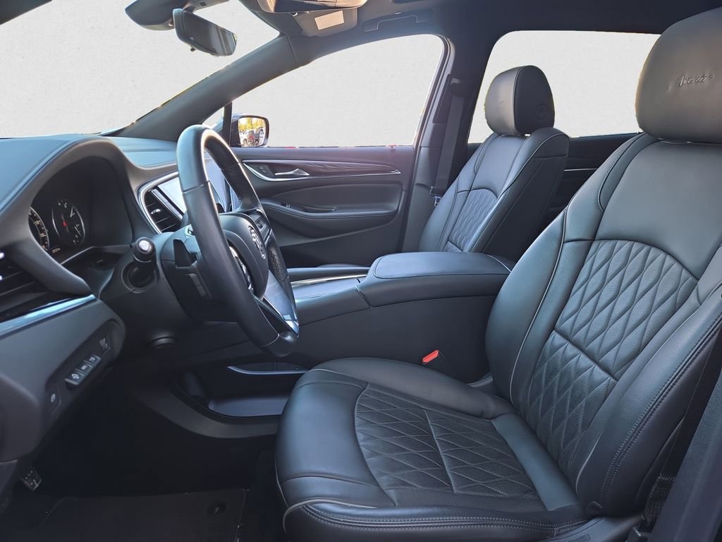 Used 2024 Buick Enclave Avenir w/ Avenir Technology Package image 10