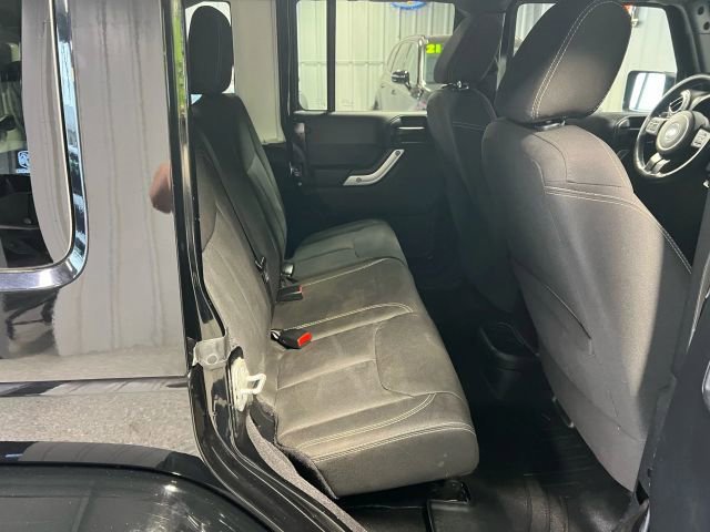 Used 2014 Jeep Wrangler Unlimited Sahara w/ Max Tow Package image 12
