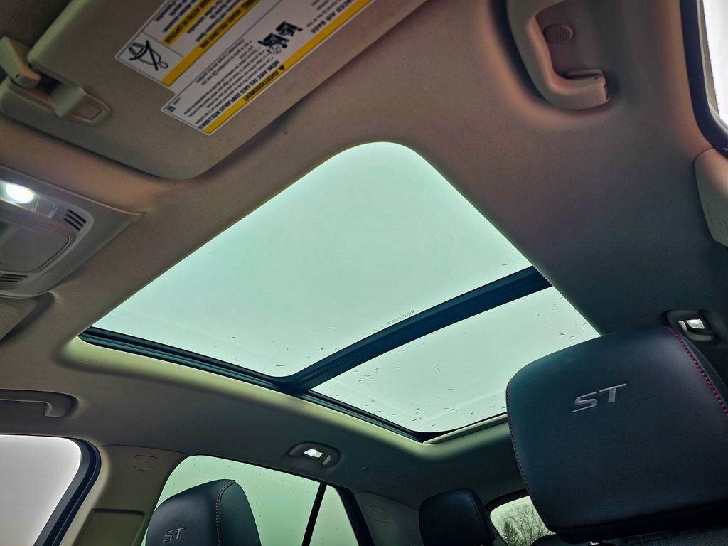 Certified 2023 Buick Envision Essence w/ Sport Touring Package image 17