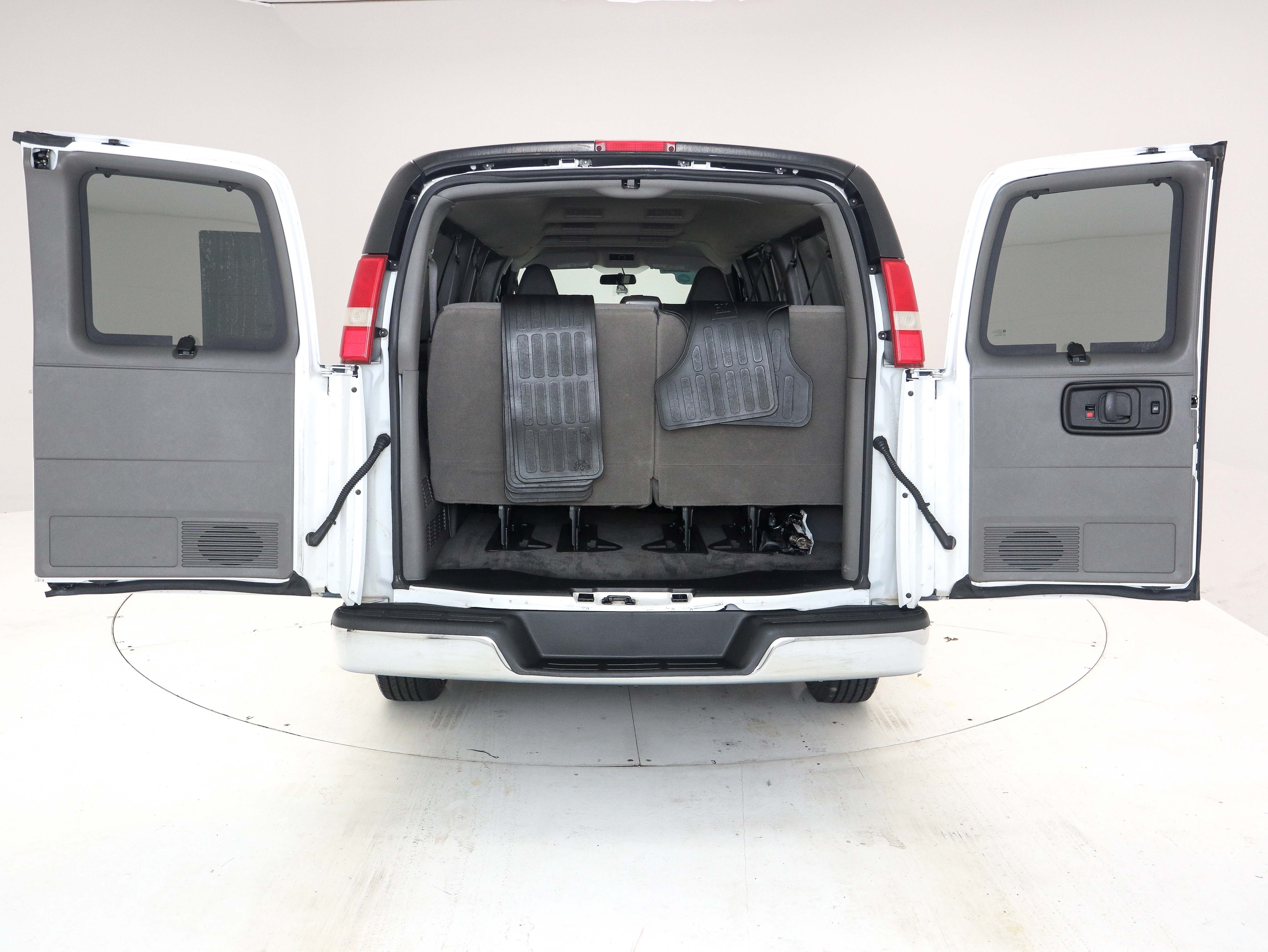 Used 2016 Chevrolet Express 3500 LT w/ LT Preferred Equipment Group RWD image 10