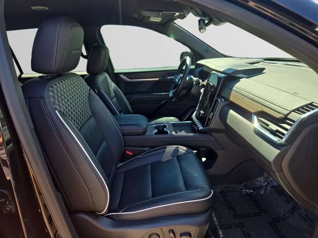 Used 2025 GMC Acadia Denali FWD image 16