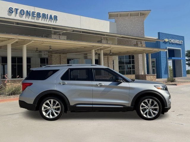Used 2022 Ford Explorer Platinum w/ Equipment Group 601A RWD image 4