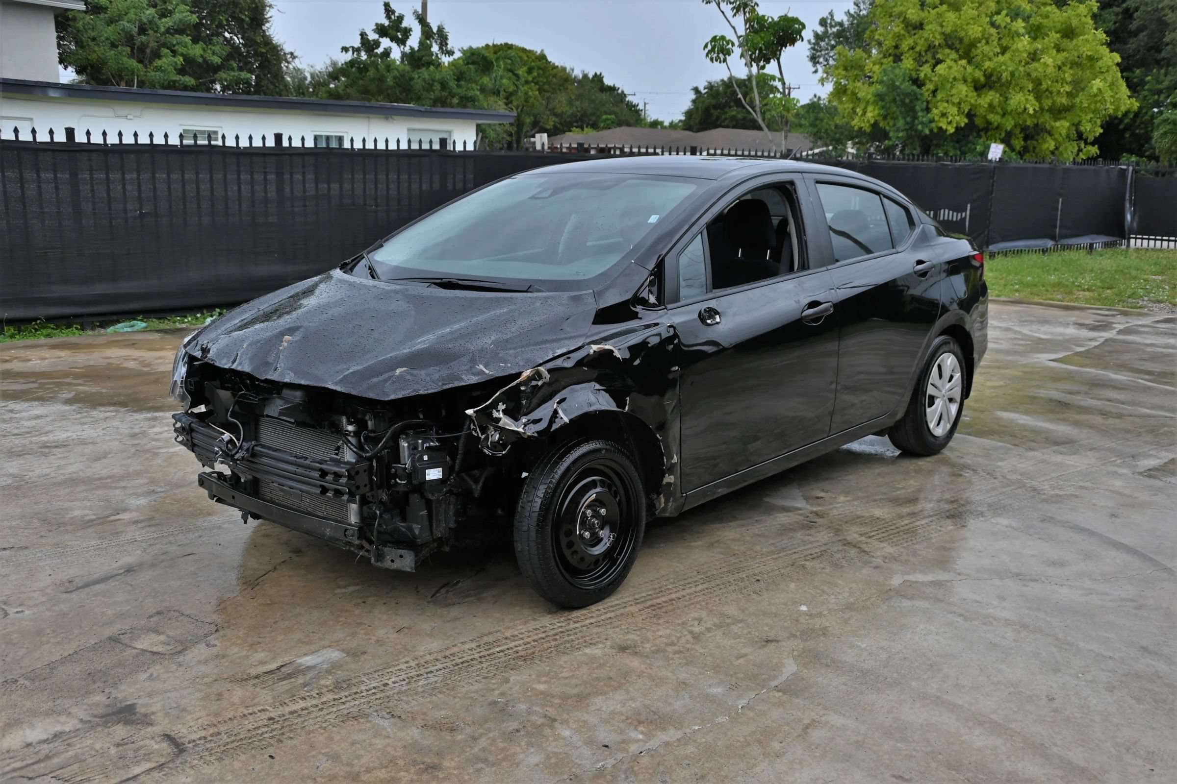 Used 2025 Nissan Versa S w/ Trunk Package FWD image 2