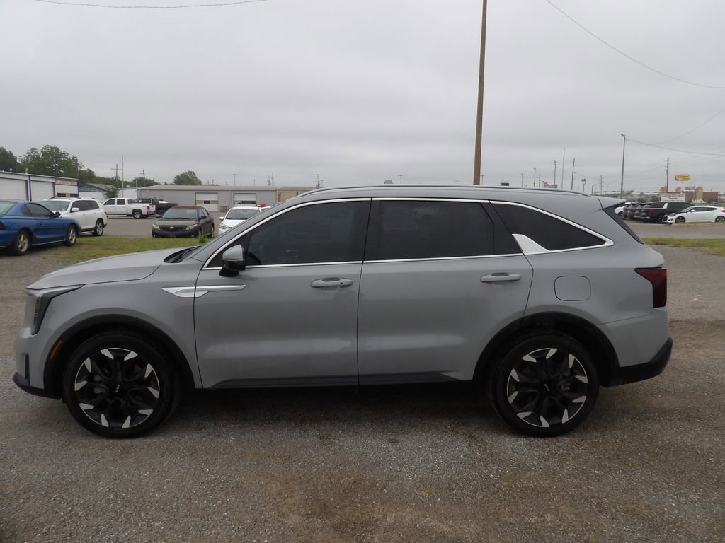 Used 2025 Kia Sorento EX FWD image 1